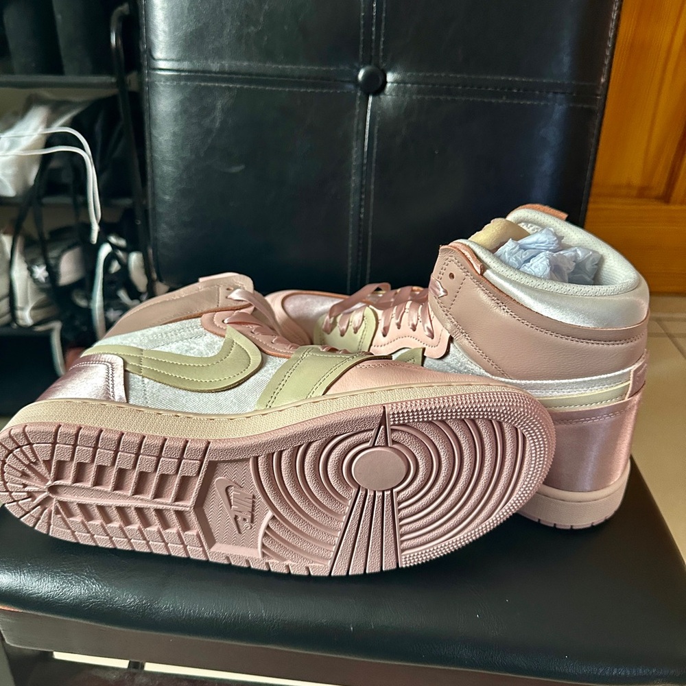 Jordan Women's Sneakers in Pink and White - Picture 6 of 6
